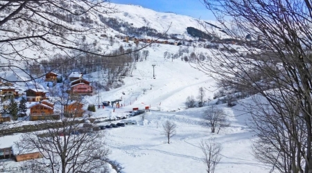 Les Bettaix in winter in de sneeuw.